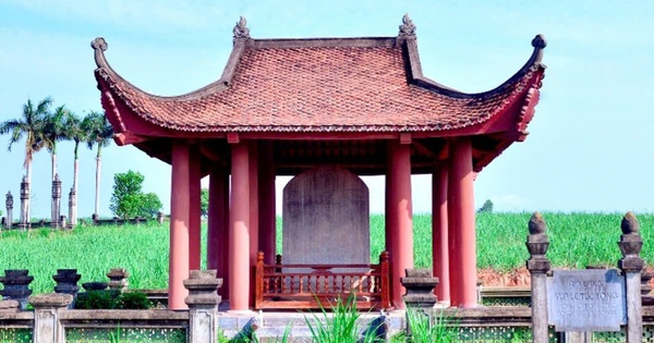 Lăng mộ vua Lê Túc Tông bị kẻ xấu xâm phạm tìm cổ vật