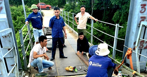 Sửa chữa cầu treo dân sinh 20 năm tuổi ở Nghệ An