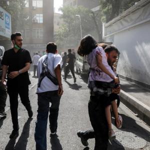 Bệnh viện Iran quá tải, hỗn loạn sau các vụ không kích của Israel