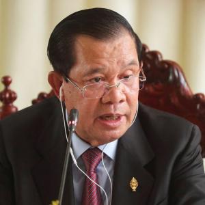 Ông Hun Sen dọa trả đũa kinh tế nếu Thái Lan ngừng bán dầu cho Campuchia