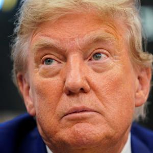 Ông Trump bác tin đã duyệt kế hoạch tấn công Iran