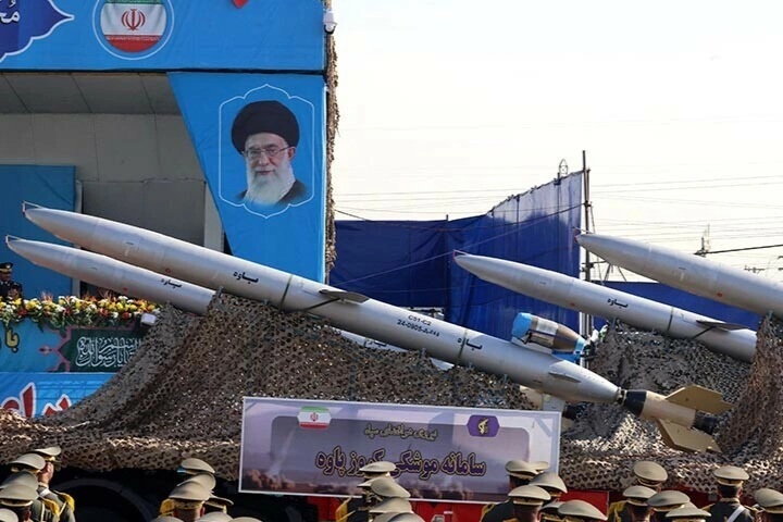 Điều nguy hiểm nhất trong các vụ Iran bắn "mưa tên lửa" xuống Israel