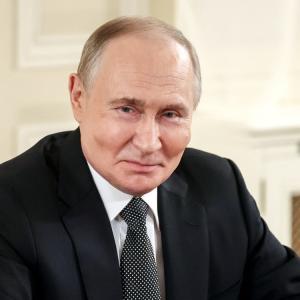 Ông Putin khẳng định các 'nhà máy ngầm làm giàu uranium' của Iran vẫn nguyên vẹn