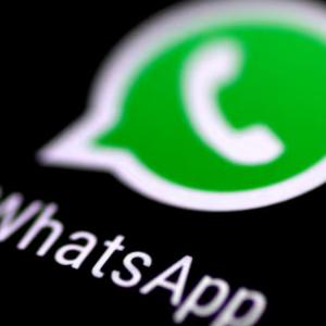 Iran yêu cầu người dân xóa ứng dụng WhatsApp, Telegram