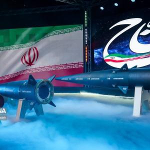 Tên lửa nhanh gấp 15 lần âm thanh của Iran làm khó lá chắn thép Israel