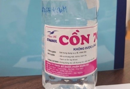 Hàng loạt ca mù, tổn thương não, tử vong vì cồn y tế 'rởm'