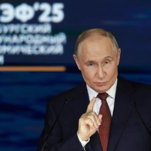 Ông Putin: Ukraine không cần đầu hàng, Nga có thể giành thêm lãnh thổ