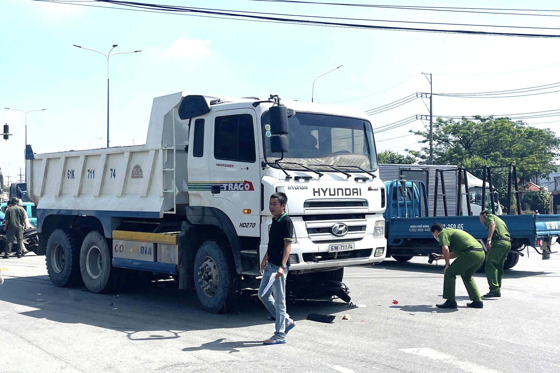 Đi mua sách cho cháu ngoại học hè, người phụ nữ bị xe ben cán ở Bình Dương
