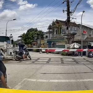 Cố vượt đèn đỏ đường sắt, người đàn ông bị tàu hỏa tông tử vong