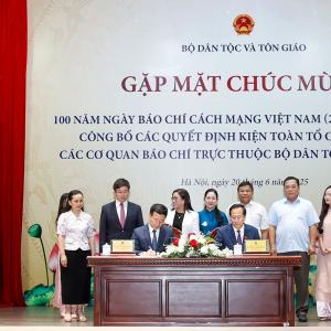 Chuyển giao báo VietNamNet về Bộ Dân tộc và Tôn giáo