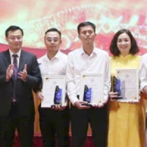 Phóng viên báo Dân trí đạt giải C Giải Báo chí Quảng Ninh