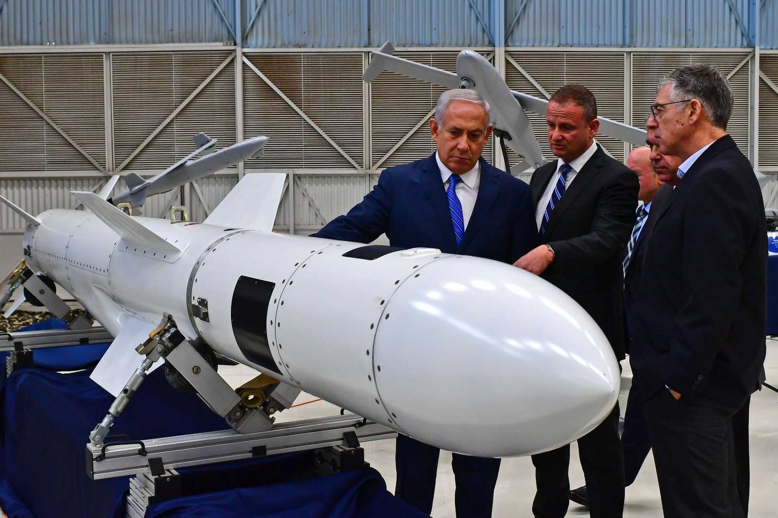 Cách Không quân Israel đánh lừa hệ thống phòng không của Iran
