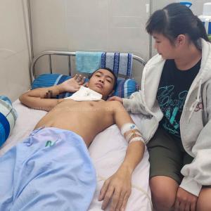 Người vợ trẻ khẩn cầu cứu chồng bị tai nạn liệt giường, con thơ khát sữa