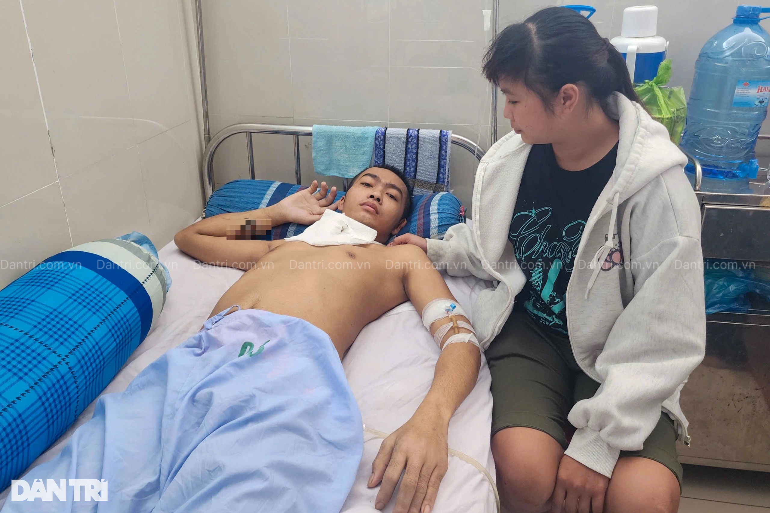 Người vợ trẻ khẩn cầu cứu chồng bị tai nạn liệt giường, con thơ khát sữa
