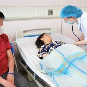 Sức khỏe bé gái vụ gia đình vùng cao bị 'chặt chém' 4,2 triệu tiền taxi