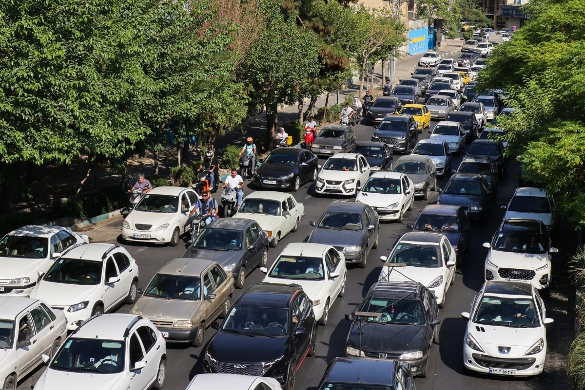 Dòng người sơ tán khỏi Tehran giữa xung đột với Israel